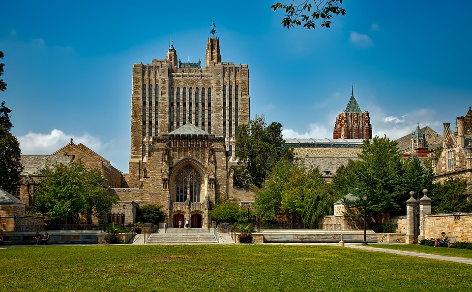 yale-law-school-defends-new-pro-lgbtq-fellowship-policy